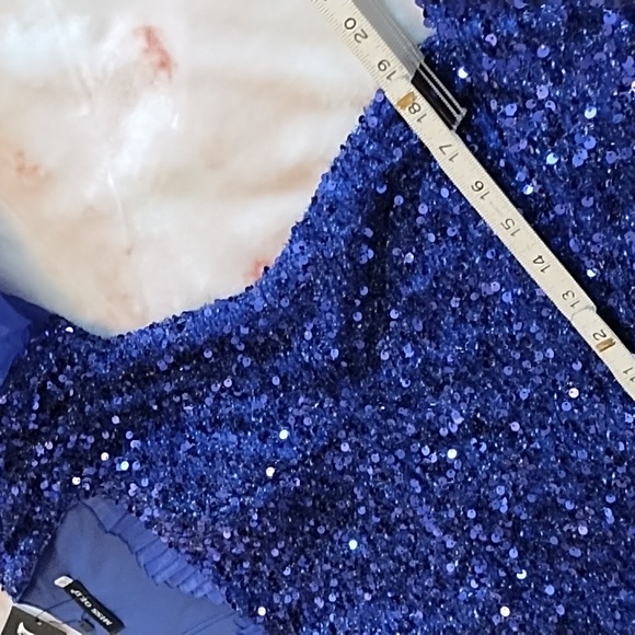 Sequin Mermaid Hem Gown - Picture 6 of 14